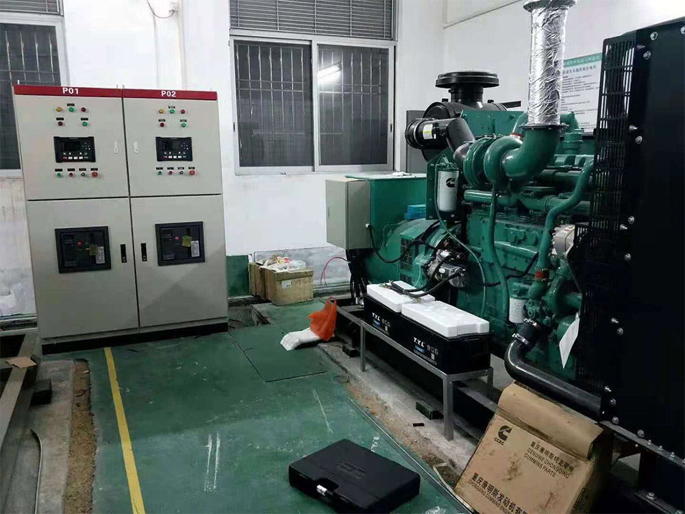 南（nán）海（hǎi）區獅山人民醫院500KW康明斯發電（diàn）機組（zǔ）並機