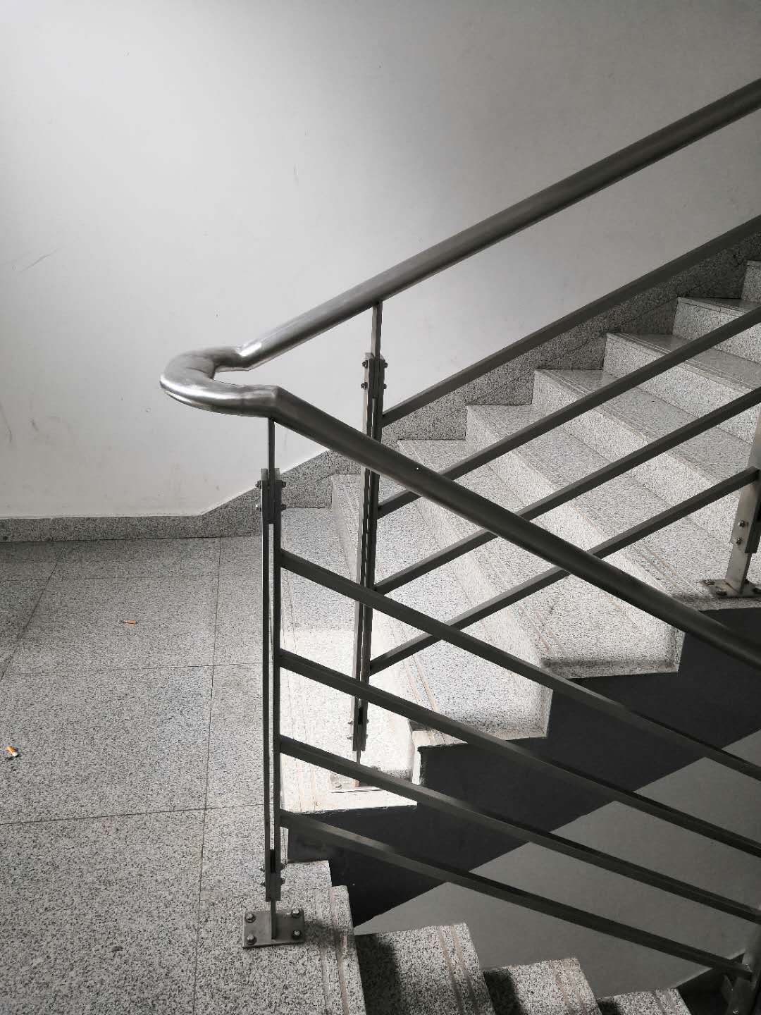 不（bú）鏽鋼扶手